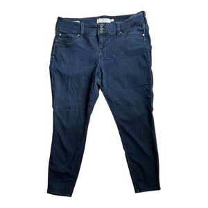 Torrid Dark Blue Skinny Jeggings/Jeans Size 18S. Good condition.